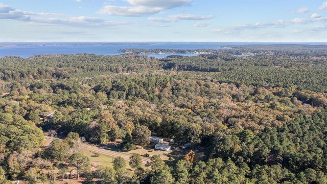 2330 Sabinetown Road, Hemphill, TX 75948