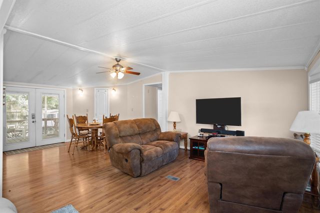 2330 Sabinetown Road, Hemphill, TX 75948