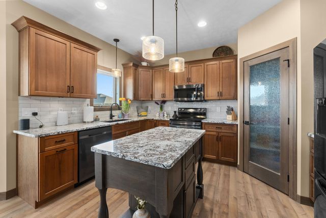 5405 E 64th St Street, Sioux Falls, SD 57108