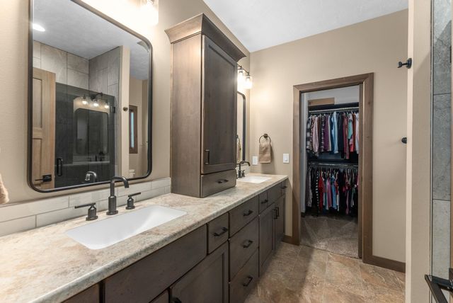 5405 E 64th St Street, Sioux Falls, SD 57108