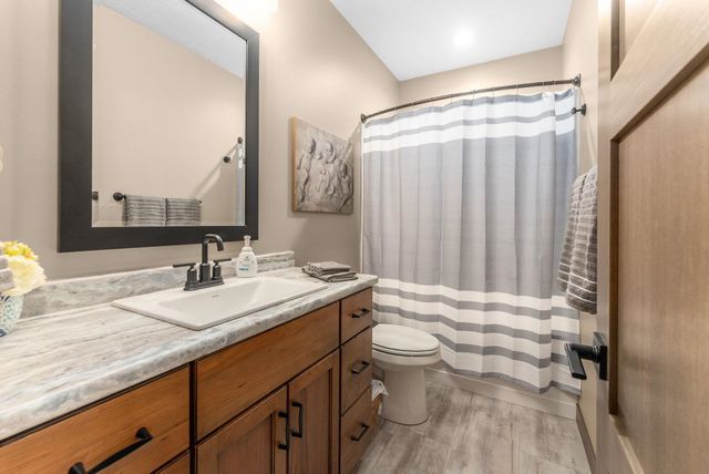 5405 E 64th St Street, Sioux Falls, SD 57108