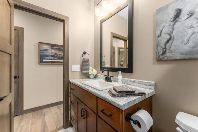 5405 E 64th St Street, Sioux Falls, SD 57108