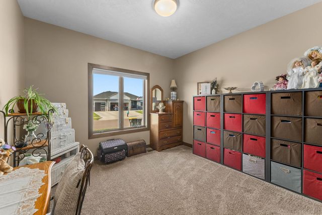 5405 E 64th St Street, Sioux Falls, SD 57108