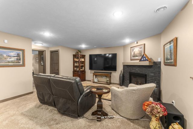 5405 E 64th St Street, Sioux Falls, SD 57108