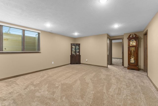 5405 E 64th St Street, Sioux Falls, SD 57108