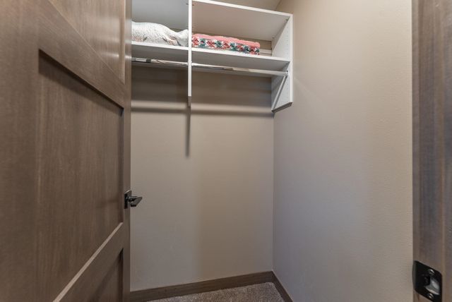 5405 E 64th St Street, Sioux Falls, SD 57108