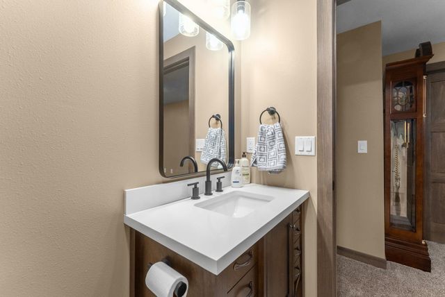 5405 E 64th St Street, Sioux Falls, SD 57108