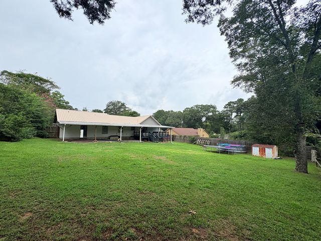 156 Valleyview Dr., Enterprise, AL 36330