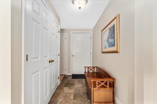 7 Corduroy Rd Unit 10, Amherst, NH 03031