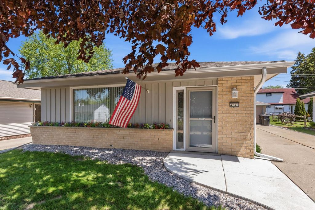 4248 91st PLACE, Greenfield, WI 53228