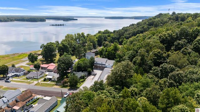 141 S Ash Street, Kuttawa, KY 42055