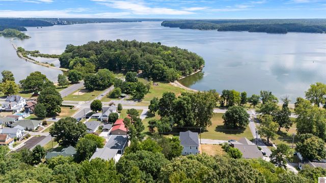 141 S Ash Street, Kuttawa, KY 42055