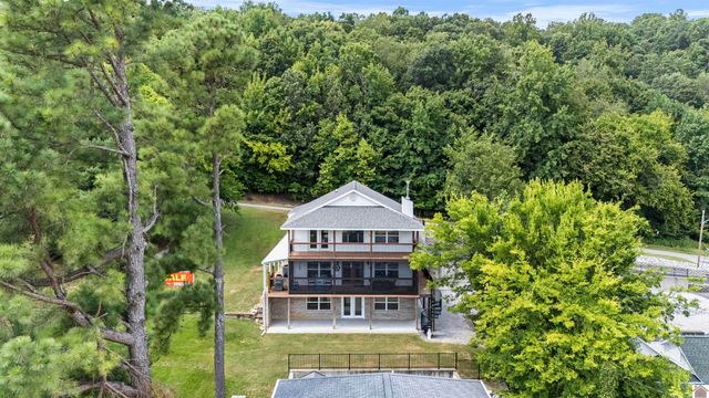 141 S Ash Street, Kuttawa, KY 42055