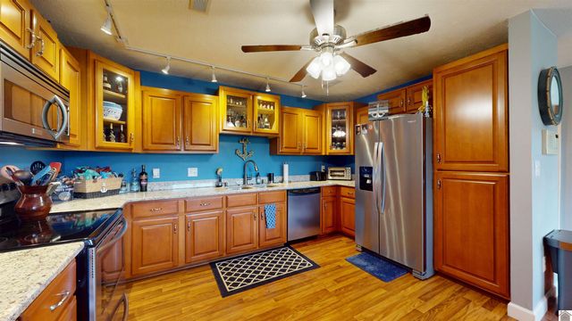 141 S Ash Street, Kuttawa, KY 42055