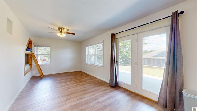 141 S Ash Street, Kuttawa, KY 42055