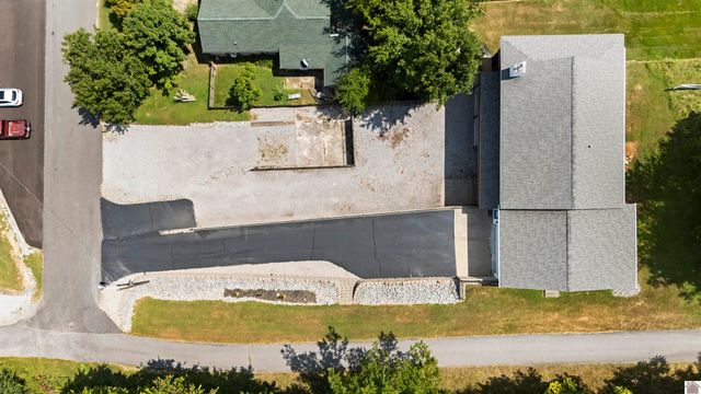 141 S Ash Street, Kuttawa, KY 42055