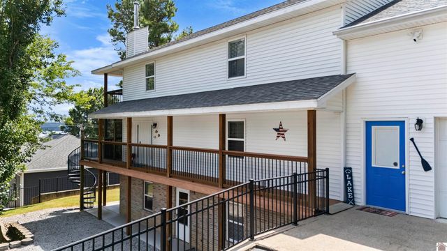 141 S Ash Street, Kuttawa, KY 42055