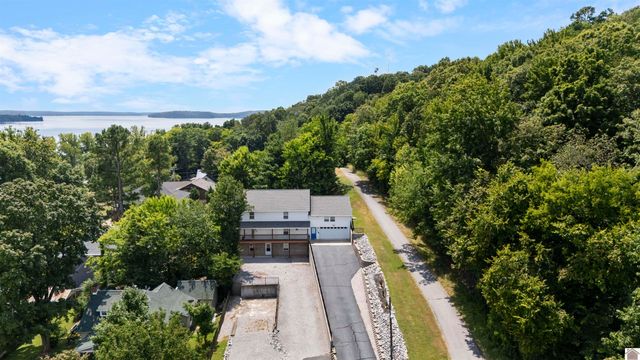 141 S Ash Street, Kuttawa, KY 42055
