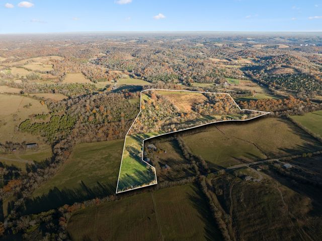 2098 Charity Rd, Fayetteville, TN 37334