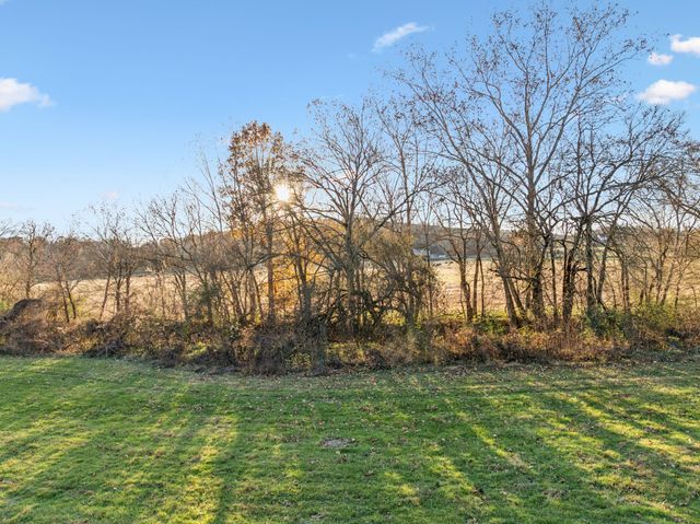 2098 Charity Rd, Fayetteville, TN 37334