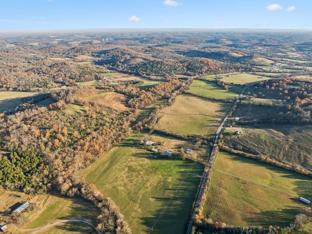 2098 Charity Rd, Fayetteville, TN 37334