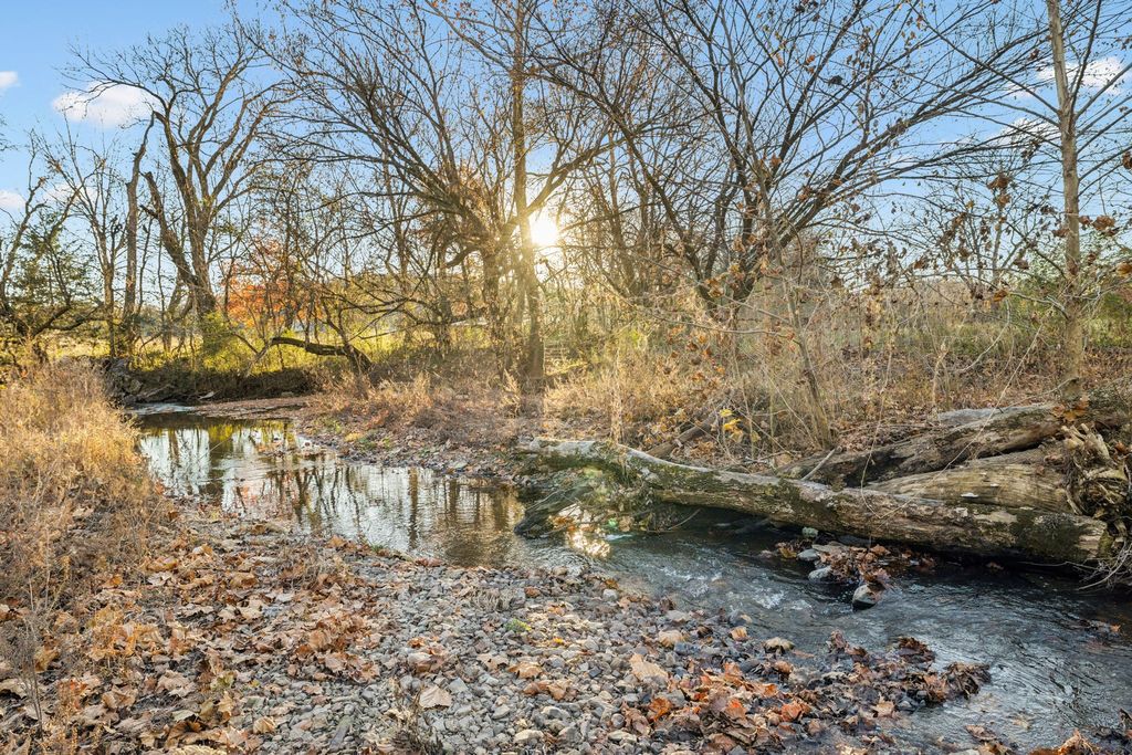 2098 Charity Rd, Fayetteville, TN 37334