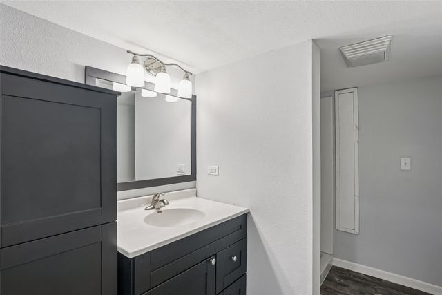 310 S Conrey Street, Knoxville, IA 50138