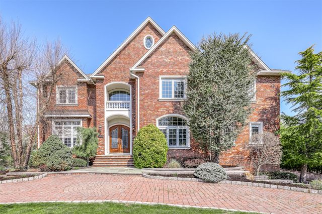 28 Snowdrop Drive, New City, NY 10956