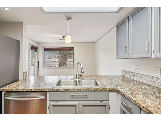 12316 Se 104TH Ct, Happy Valley, OR 97086