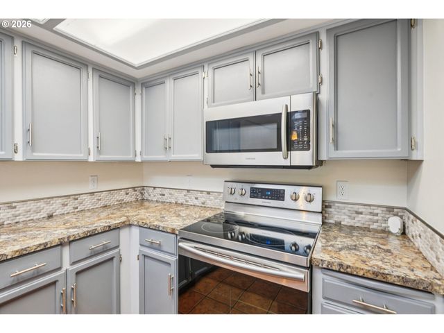 12316 Se 104TH Ct, Happy Valley, OR 97086