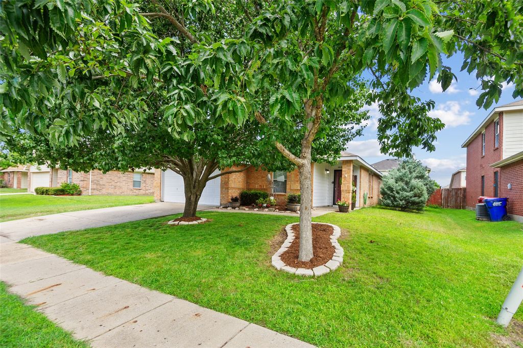 2708 Redwood Street, Royse City, TX 75189