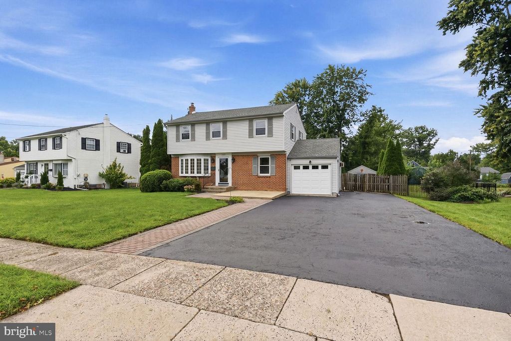 243 CRESTVIEW RD, HATBORO, PA 19040 — photo 2