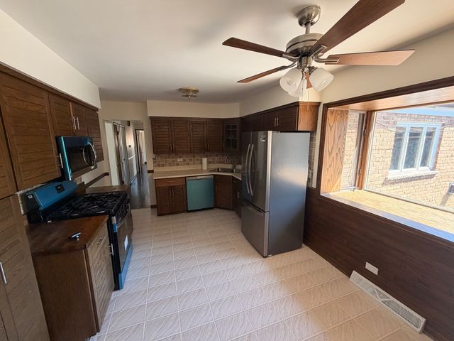 10809 Austin Avenue, Chicago Ridge, IL 60415