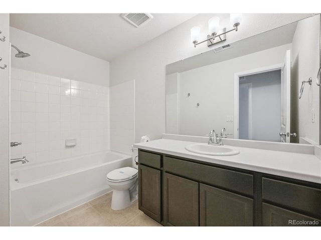 10581 Paris St 1002, Commerce City, CO 80640