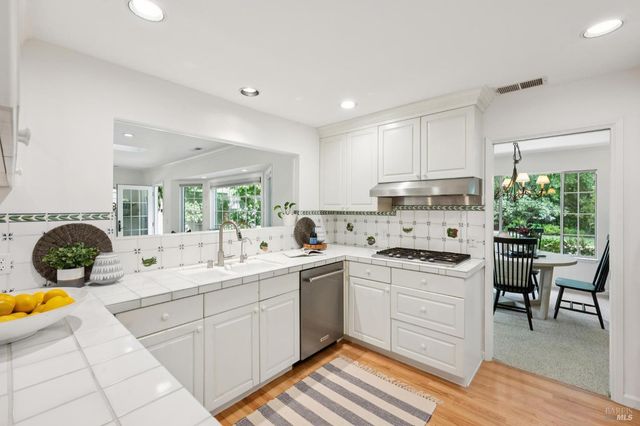 49 Don Timoteo Ct, Sonoma, CA 95476