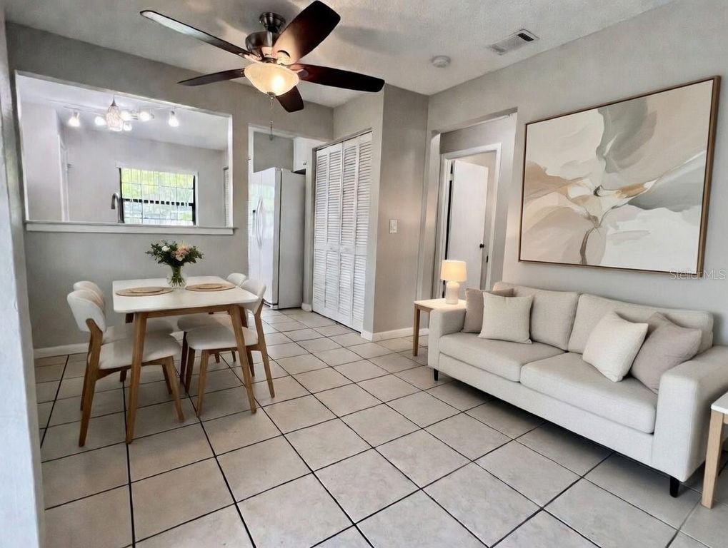 Image 3 of property listing at 2615 GRADUATE COURT, Orlando, FL 32826