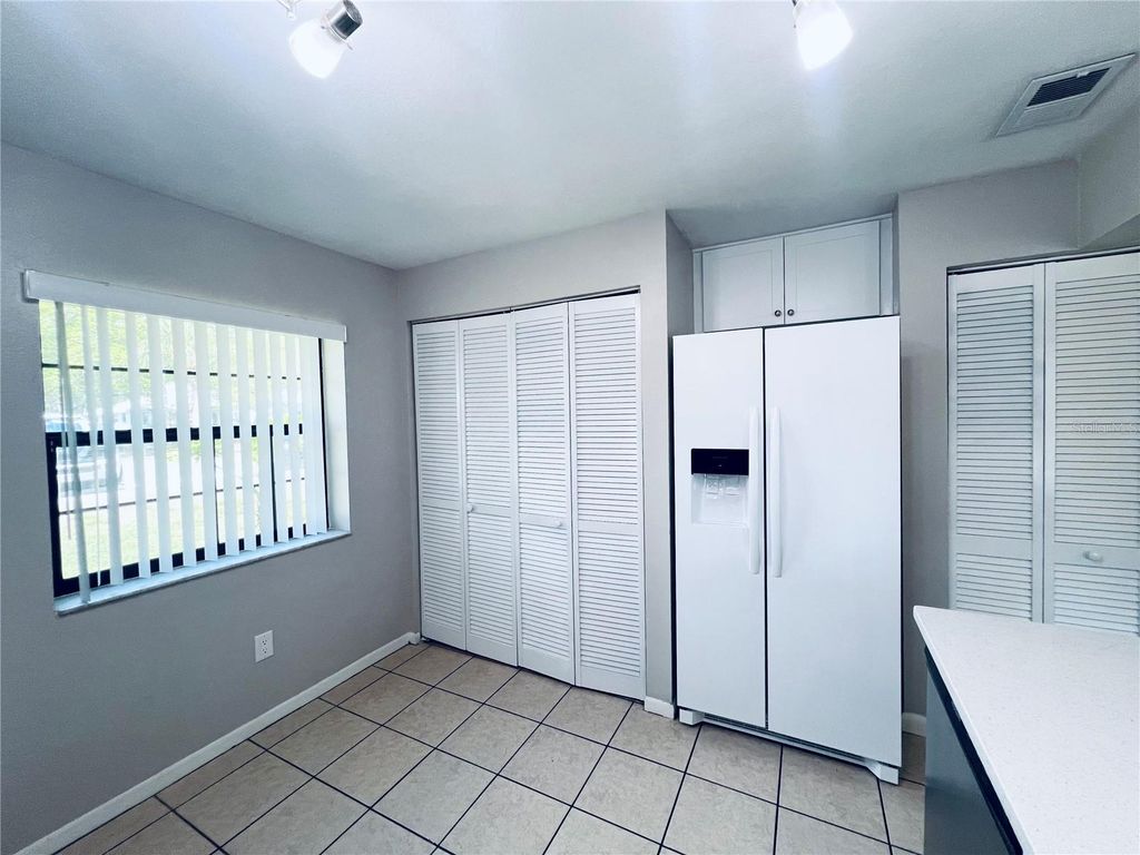 Image 7 of property listing at 2615 GRADUATE COURT, Orlando, FL 32826