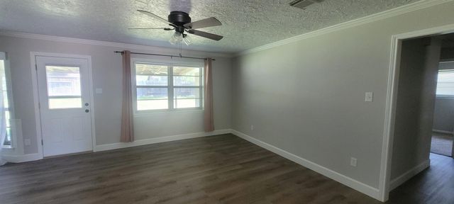1807 Sleepy Creek Way, Pearland, TX 77581