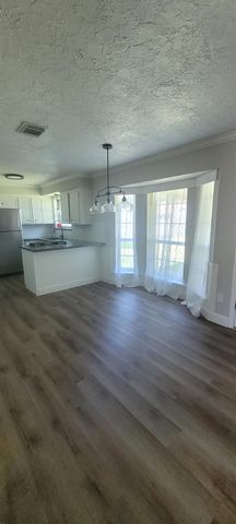 1807 Sleepy Creek Way, Pearland, TX 77581