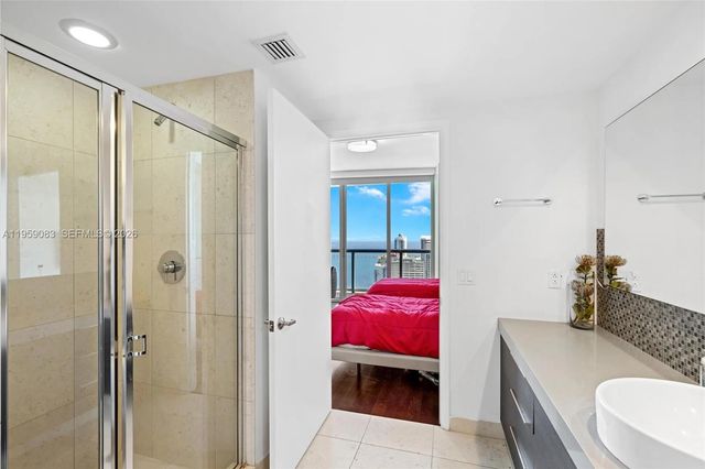 495 Brickell Ave 4805, Miami, FL 33131