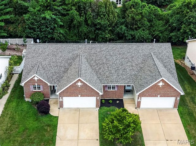384-386 Shadow Pines Drive, Wentzville, MO 63385