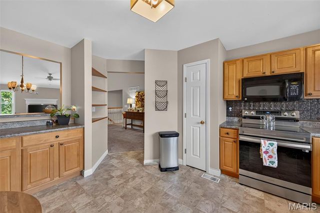 384-386 Shadow Pines Drive, Wentzville, MO 63385