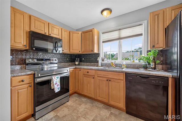384-386 Shadow Pines Drive, Wentzville, MO 63385