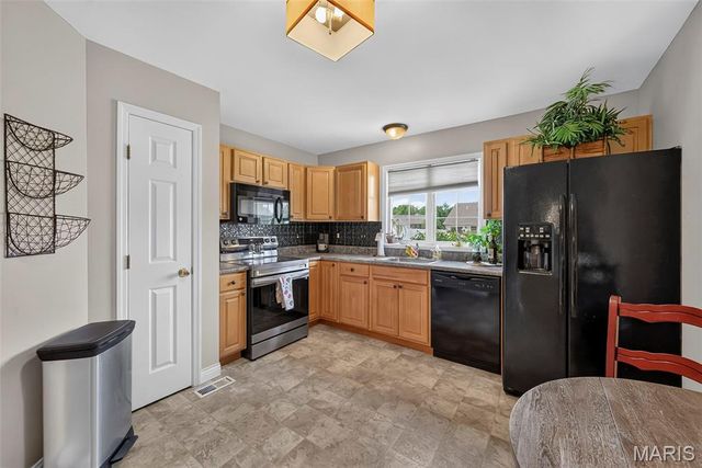 384-386 Shadow Pines Drive, Wentzville, MO 63385