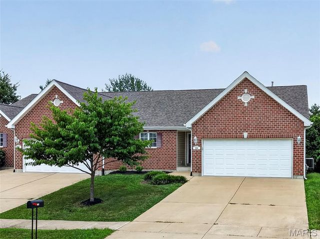 384-386 Shadow Pines Drive, Wentzville, MO 63385