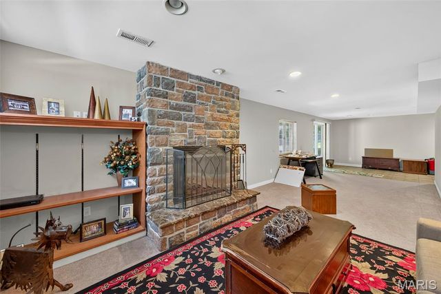 384-386 Shadow Pines Drive, Wentzville, MO 63385