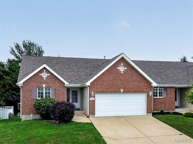 384-386 Shadow Pines Drive, Wentzville, MO 63385
