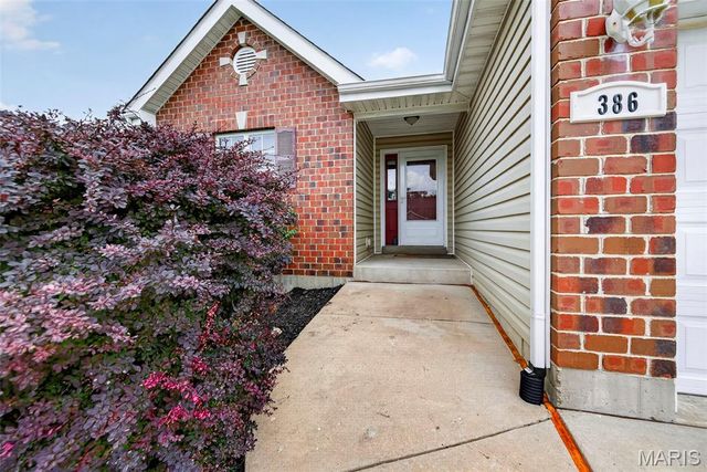 384-386 Shadow Pines Drive, Wentzville, MO 63385