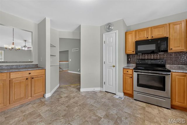 384-386 Shadow Pines Drive, Wentzville, MO 63385