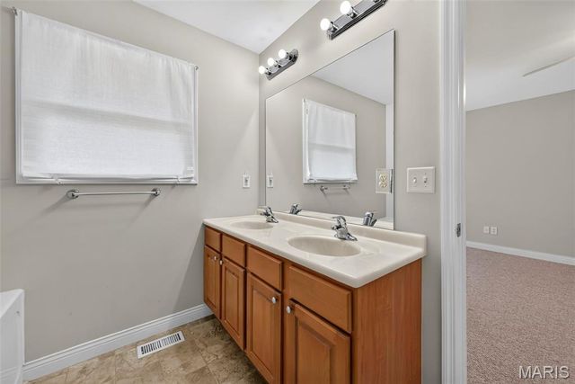 384-386 Shadow Pines Drive, Wentzville, MO 63385